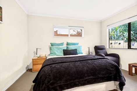 Photo of property in 72a Farquhar Road, Glendene, Auckland, 0602