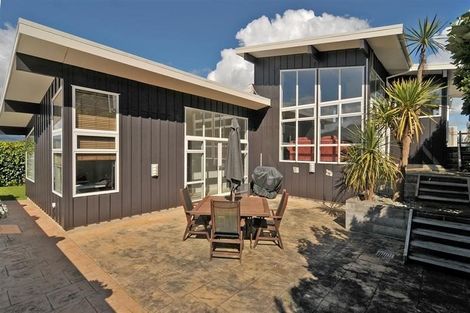 Photo of property in 26 Meadowbank Drive, Belmont, Lower Hutt, 5010