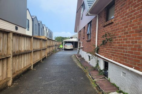 Photo of property in 48 Taikata Road, Te Atatu Peninsula, Auckland, 0610