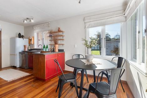 Photo of property in 154 Kent Street, Carterton, 5713