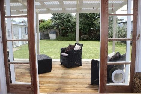 Photo of property in 27 Oxford Street, Fairfield, Hamilton, 3214