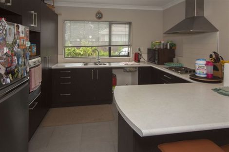 Photo of property in 2d Waikaukau Road, Glen Eden, Auckland, 0602