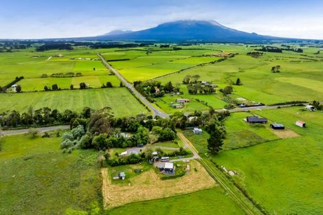 Photo of property in 8 Weka Street, Te Kiri, Opunake, 4682