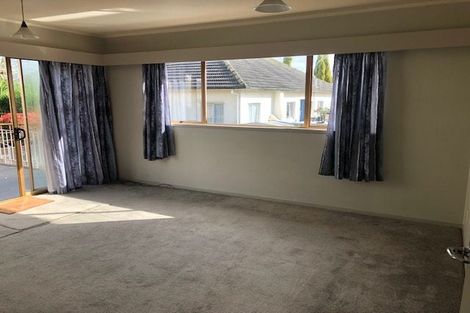 Photo of property in 2/12 Wood Street, Papakura, 2110
