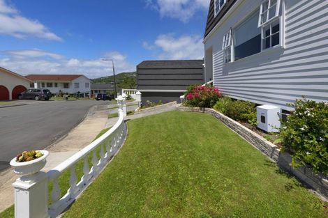 Photo of property in 7 Epping Grove, Karori, Wellington, 6012