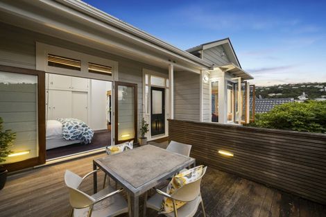 Photo of property in 15 Garfield Street, Brooklyn, Wellington, 6021