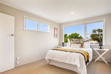 Photo of property in 12 Crompton Road, Massey, Auckland, 0614