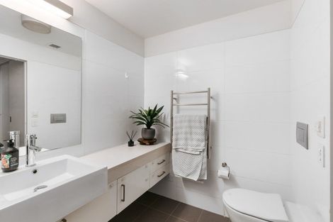 Photo of property in Vivaldi Apartments, 7/48 Marine Parade, Mount Maunganui, 3116
