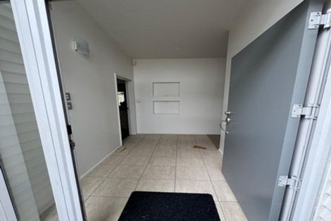 Photo of property in 8a Glenfield Road, Birkenhead, Auckland, 0626