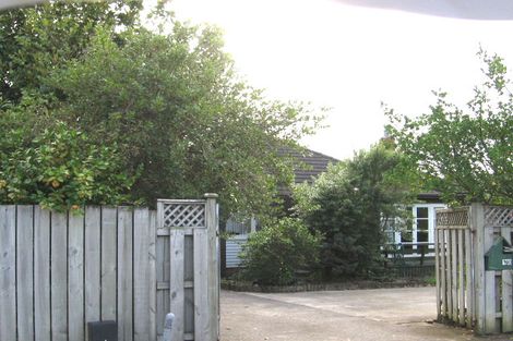 Photo of property in 1/98 Lincoln Road, Henderson, Auckland, 0610