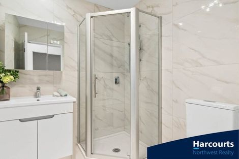 Photo of property in 5/18 Ranui Station Road, Ranui, Auckland, 0612