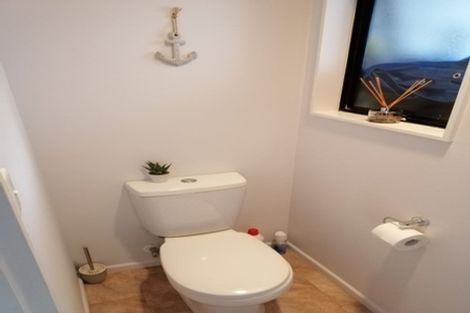 Photo of property in 24 Montclair Rise, Browns Bay, Auckland, 0630