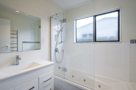 Photo of property in 4 Graham Grove, Waikanae, 5036