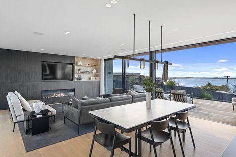 Photo of property in 32 Mount Pleasant Road, Mount Pleasant, Christchurch, 8081