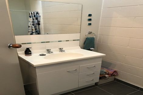 Photo of property in 17a Castle Crescent, Stokes Valley, Lower Hutt, 5019