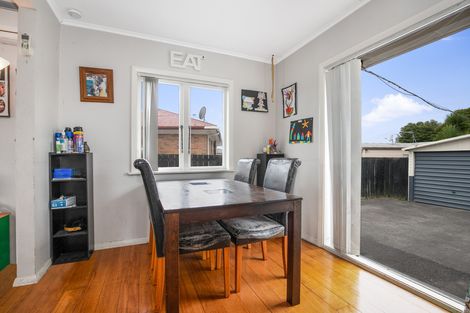 Photo of property in 10 Rollerson Street, Papakura, 2110