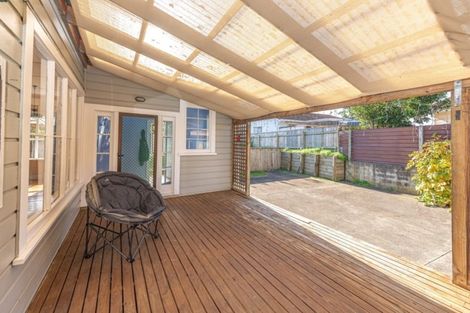 Photo of property in 3 Cavell Place, Gonville, Whanganui, 4501