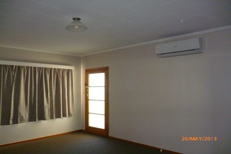 Photo of property in 2/210 Grove Road, Mayfair, Hastings, 4122