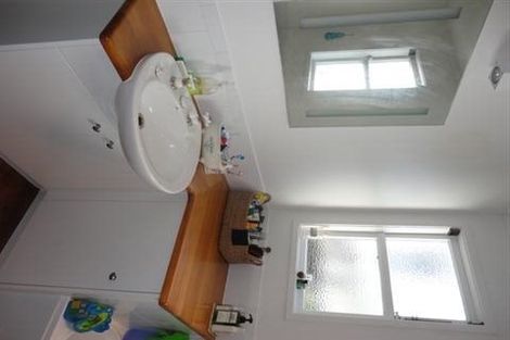 Photo of property in 40 Belle Vue Avenue, Northcote Point, Auckland, 0627