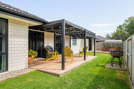 Photo of property in 2 Oderings Place, Huntington, Hamilton, 3210