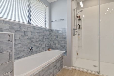 Photo of property in 9 Kaharoa Avenue, Omokoroa, 3114