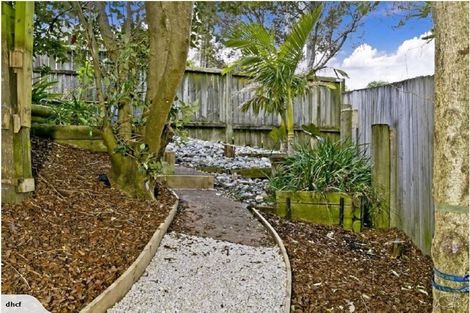 Photo of property in 1/2a Sunnynook Road, Sunnynook, Auckland, 0620