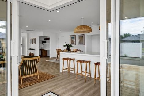 Photo of property in 1 Pukatea Street, Hawera, 4610