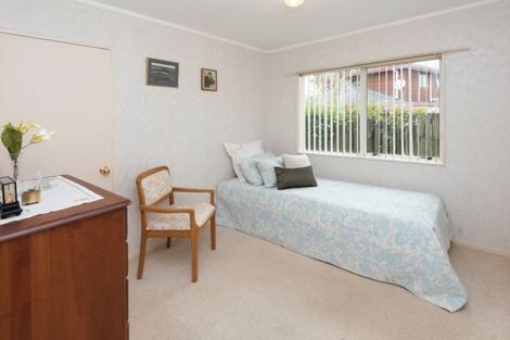 Photo of property in 2/27 Channing Crescent, Botany Downs, Auckland, 2010