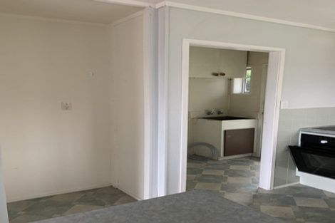 Photo of property in 2/6 Clunie Place, Highland Park, Auckland, 2010