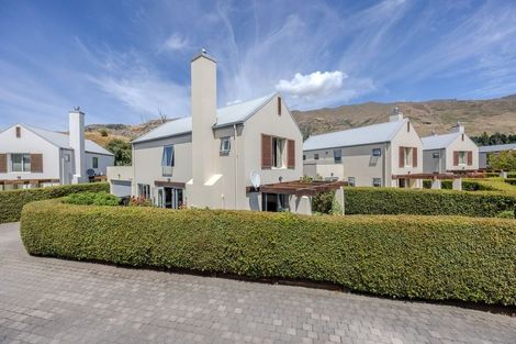 Photo of property in 9 Meadowbrook Place, Wanaka, 9305