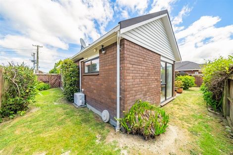 Photo of property in 2/60 Garden Road, Avalon, Lower Hutt, 5011