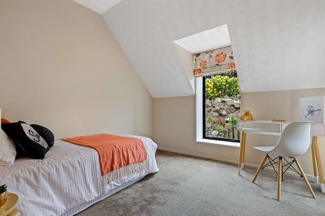 Photo of property in 5 Drayton Drive, Mount Pleasant, Christchurch, 8081