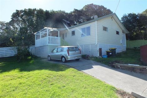 Photo of property in 64 D'oyly Drive, Stanmore Bay, Whangaparaoa, 0932