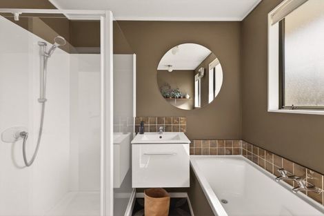 Photo of property in 29 Te Papau Crescent, Diamond Harbour, 8972