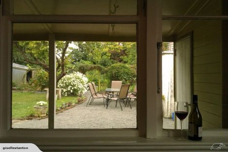 Photo of property in 33 Dublin Street, Martinborough, 5711