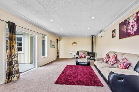 Photo of property in 18 Ebdentown Street, Ebdentown, Upper Hutt, 5018