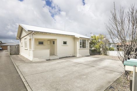 Photo of property in 990 Tremaine Avenue, Roslyn, Palmerston North, 4414