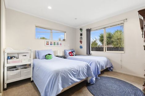 Photo of property in 22 Carisbrook Crescent, Papakura, 2110