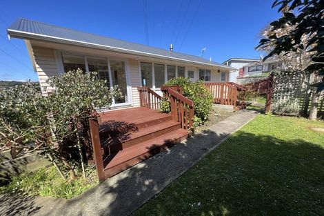 Photo of property in 12 Admiralty Street, Crofton Downs, Wellington, 6035