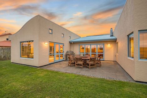 Photo of property in 60 Navigation Drive, Whitby, Porirua, 5024