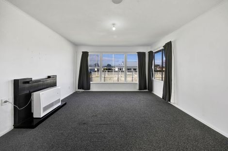 Photo of property in 10 Ramanui Avenue, Hawera, 4610