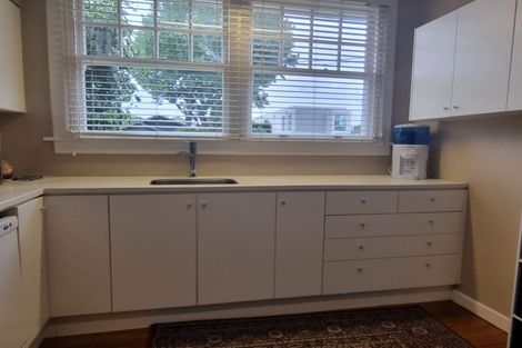 Photo of property in 38 Weka Street, Fendalton, Christchurch, 8041