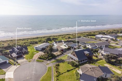 Photo of property in 11 Waiheke Street, Waikanae Beach, Waikanae, 5036