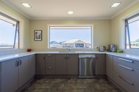 Photo of property in 16 Cunaris Way, Te Anau, 9600