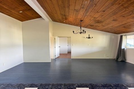 Photo of property in 231 Glengarry Road, Glen Eden, Auckland, 0602