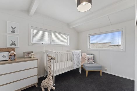 Photo of property in 43 Dunedin Street, Redwood, Christchurch, 8051