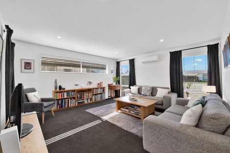 Photo of property in 16 Whitau Place, Marshland, Christchurch, 8083
