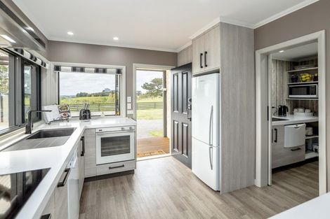 Photo of property in 423 Tipapakuku Road, Dannevirke, 4976