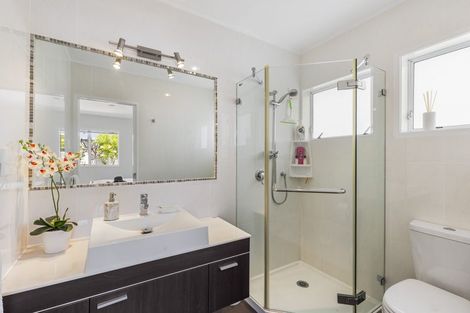 Photo of property in 100 Bramley Drive, Farm Cove, Auckland, 2012