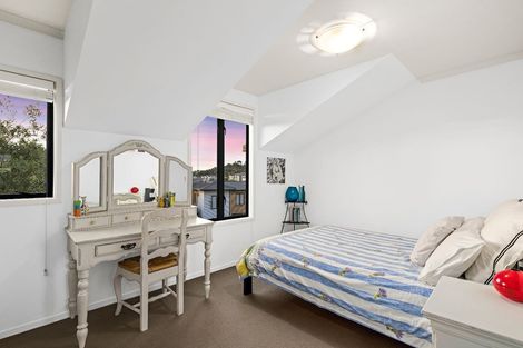 Photo of property in 40 Verdale Circle, Glen Eden, Auckland, 0602